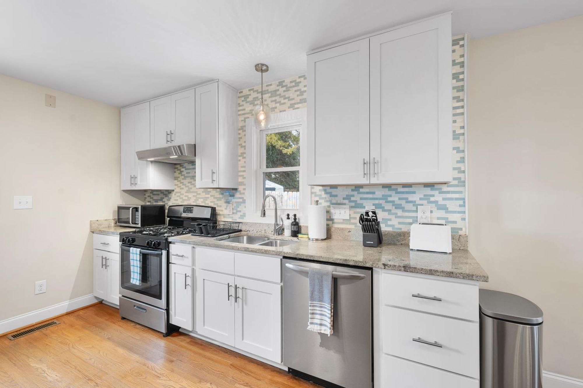Charming Dt 3-Bed Bungalow With Fenced-In Yard Raleigh Exterior foto